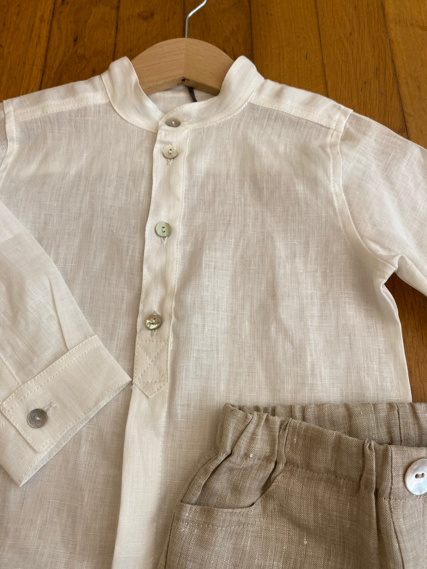 Chemise coréenne en lin blanc avec boutons en nacre