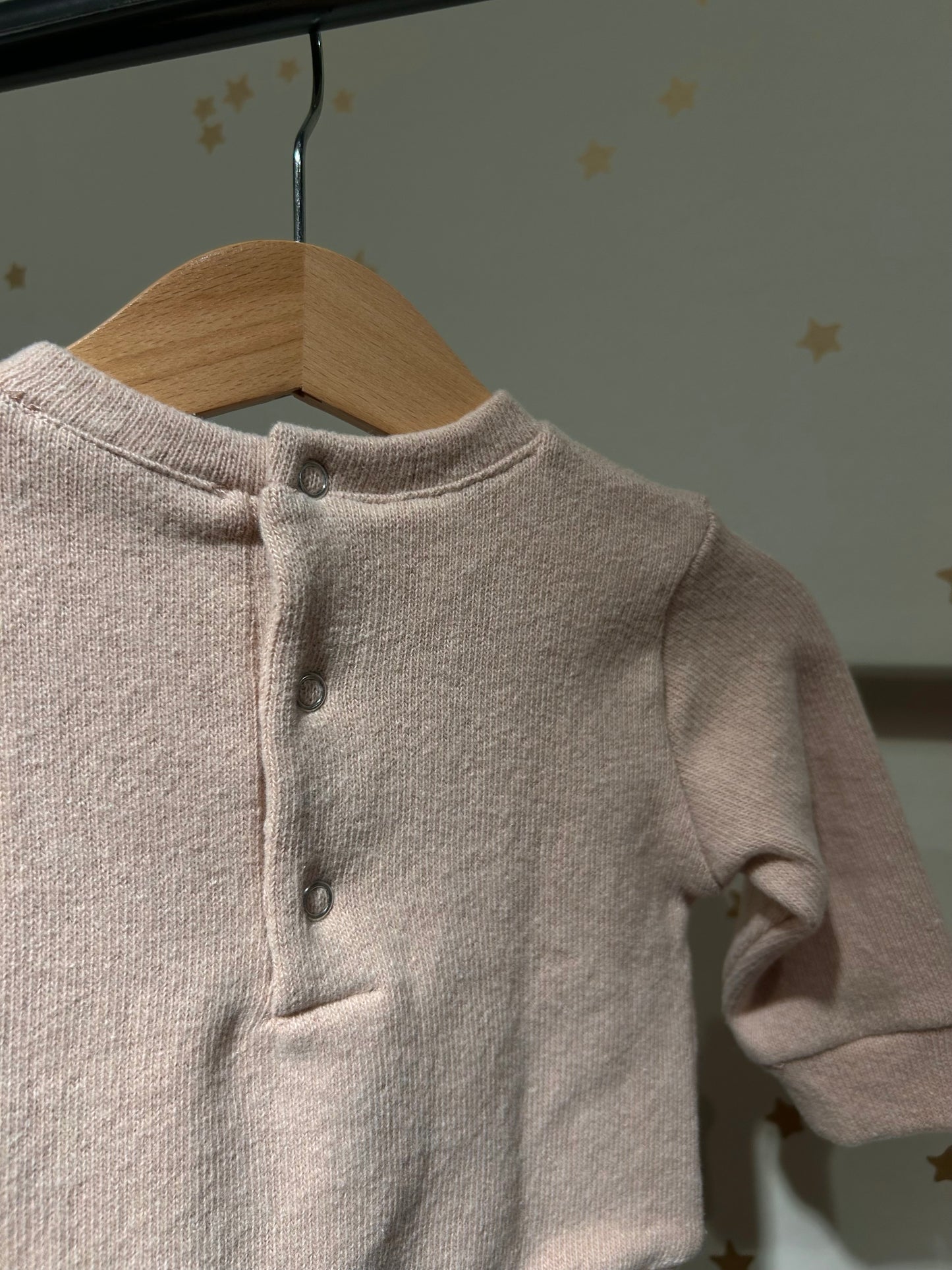 Felpa baby rosa confetto con ricamo “amore della mamma” in caldo cotone