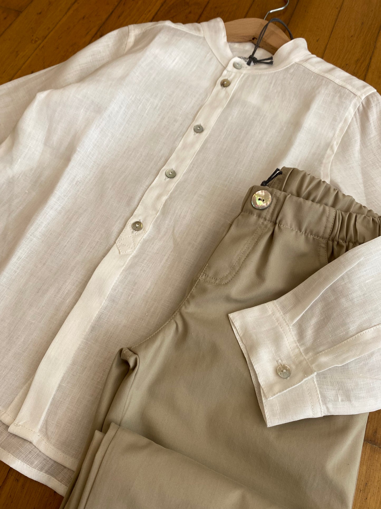 Chemise coréenne en lin blanc avec boutons en nacre