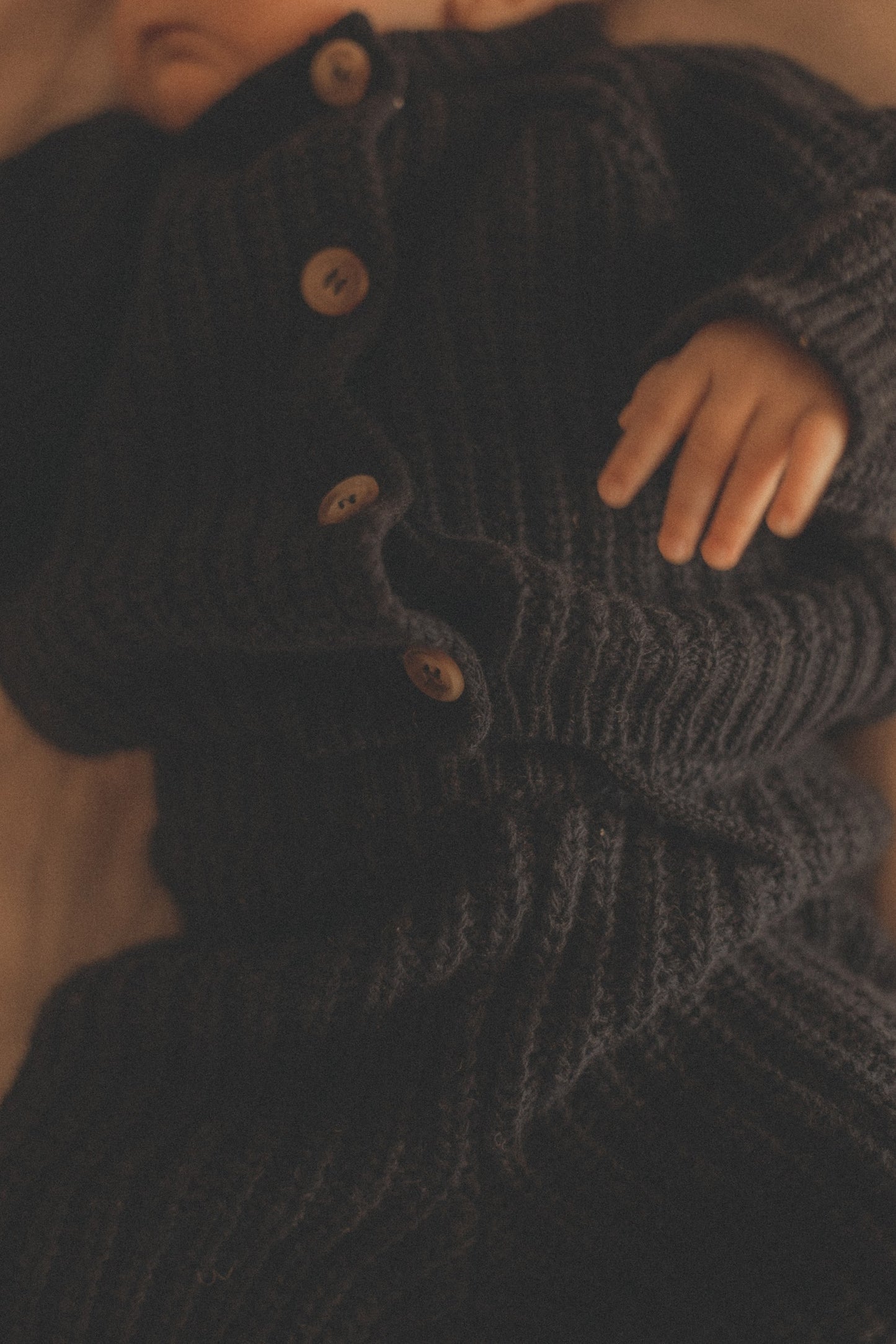 Cardigan côtelé en laine et cachemire marine