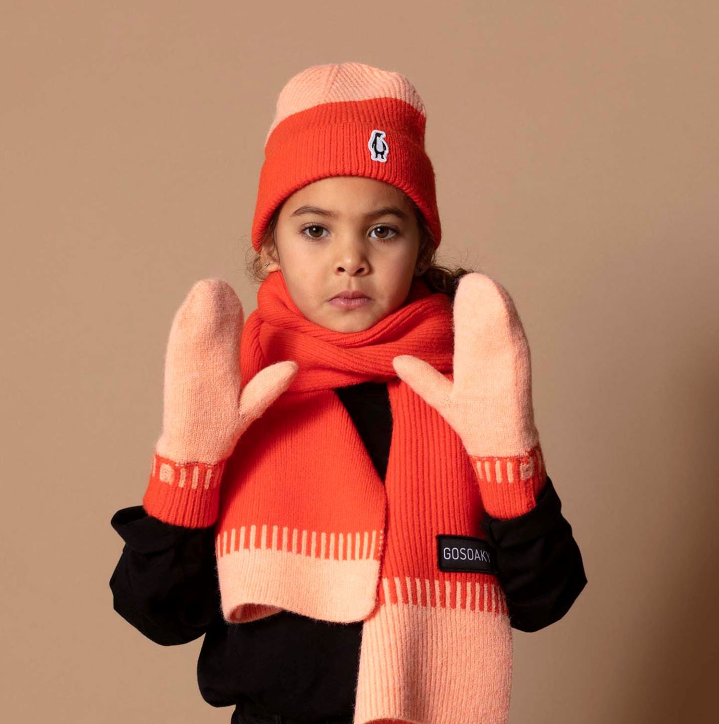 Sciarpa in maglia bicolore Little Dragon, rosa e corallo