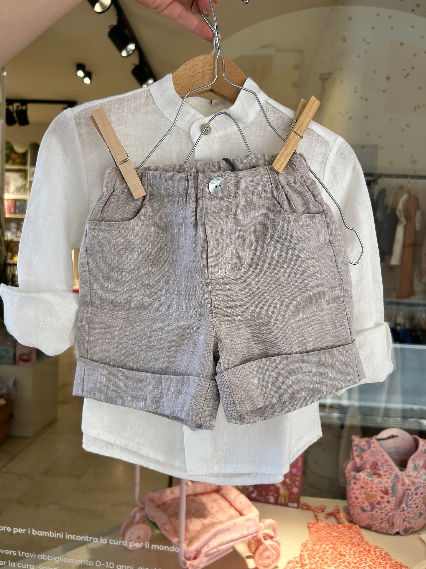 Elegant baby Bermuda shorts in dove gray linen