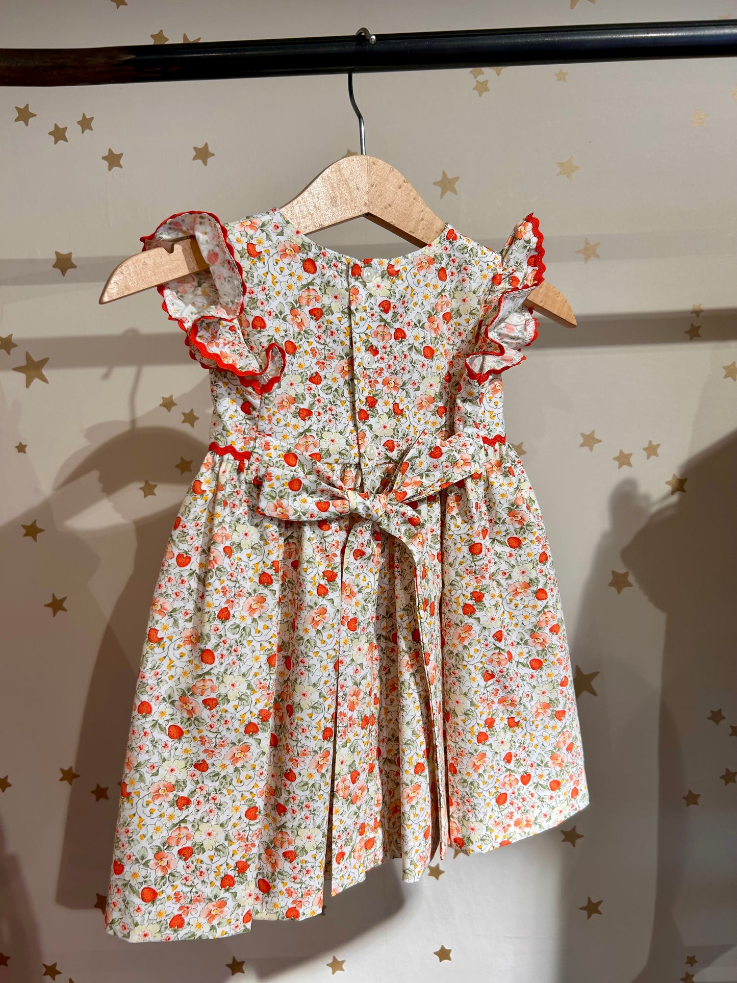 Abito baby smanicato fiori e fragole