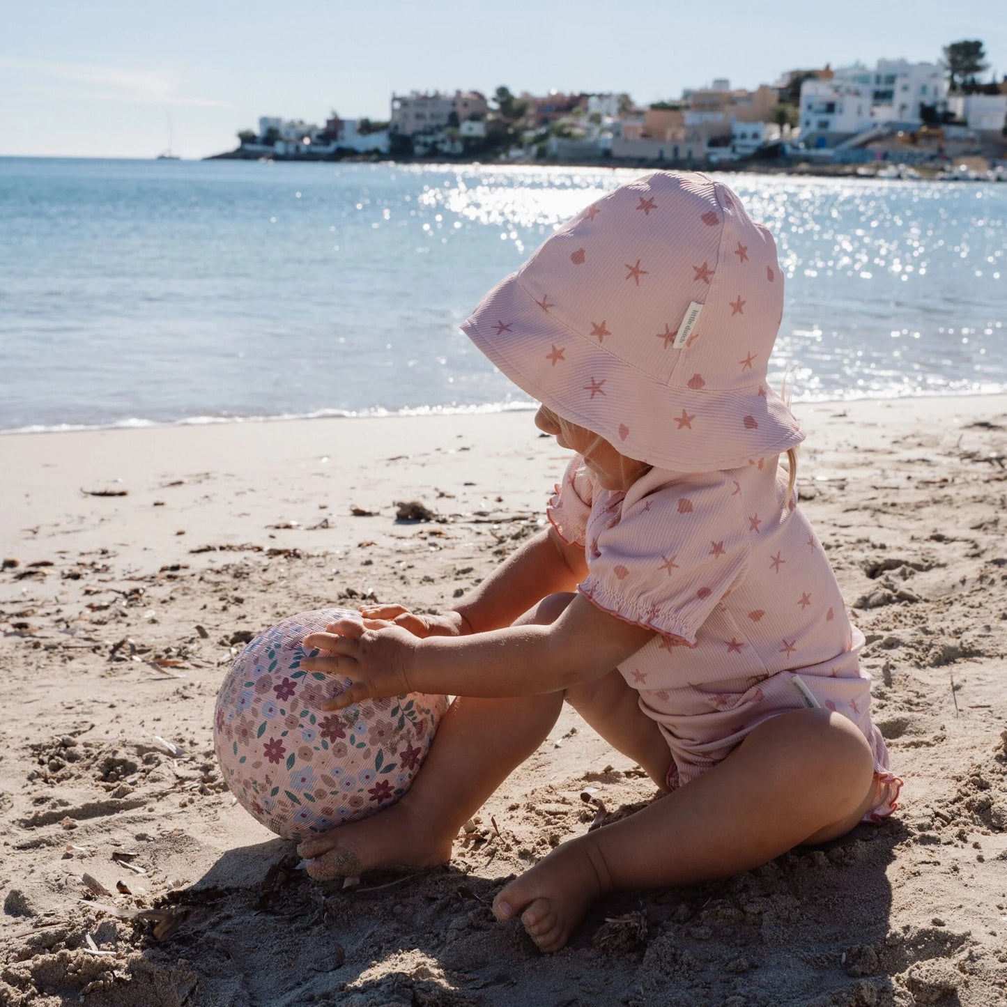 Cappello rosa con lacci Pink Shell