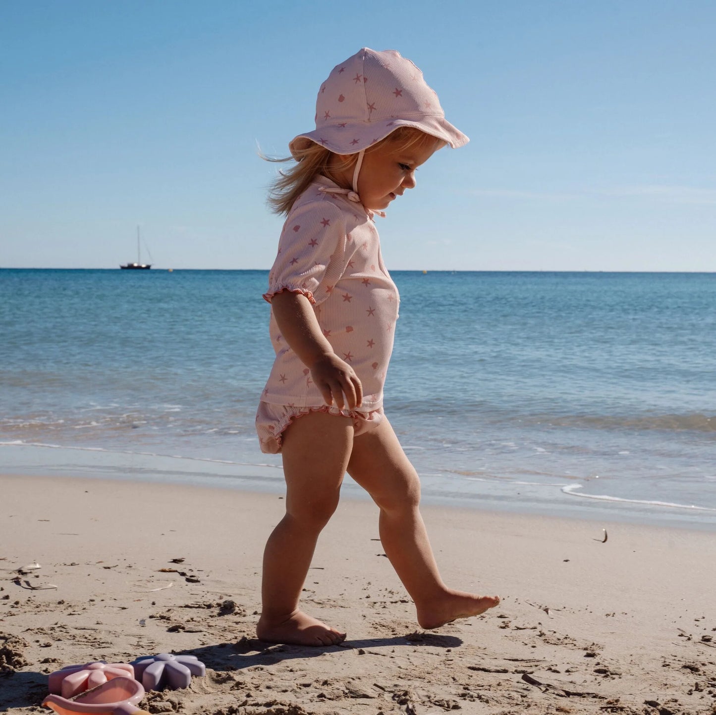 Cappello rosa con lacci Pink Shell