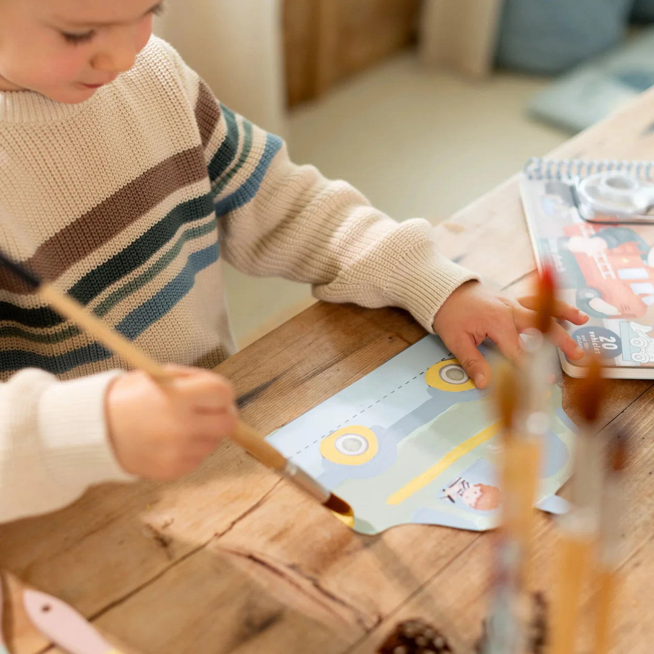 Libro con forbici Jim