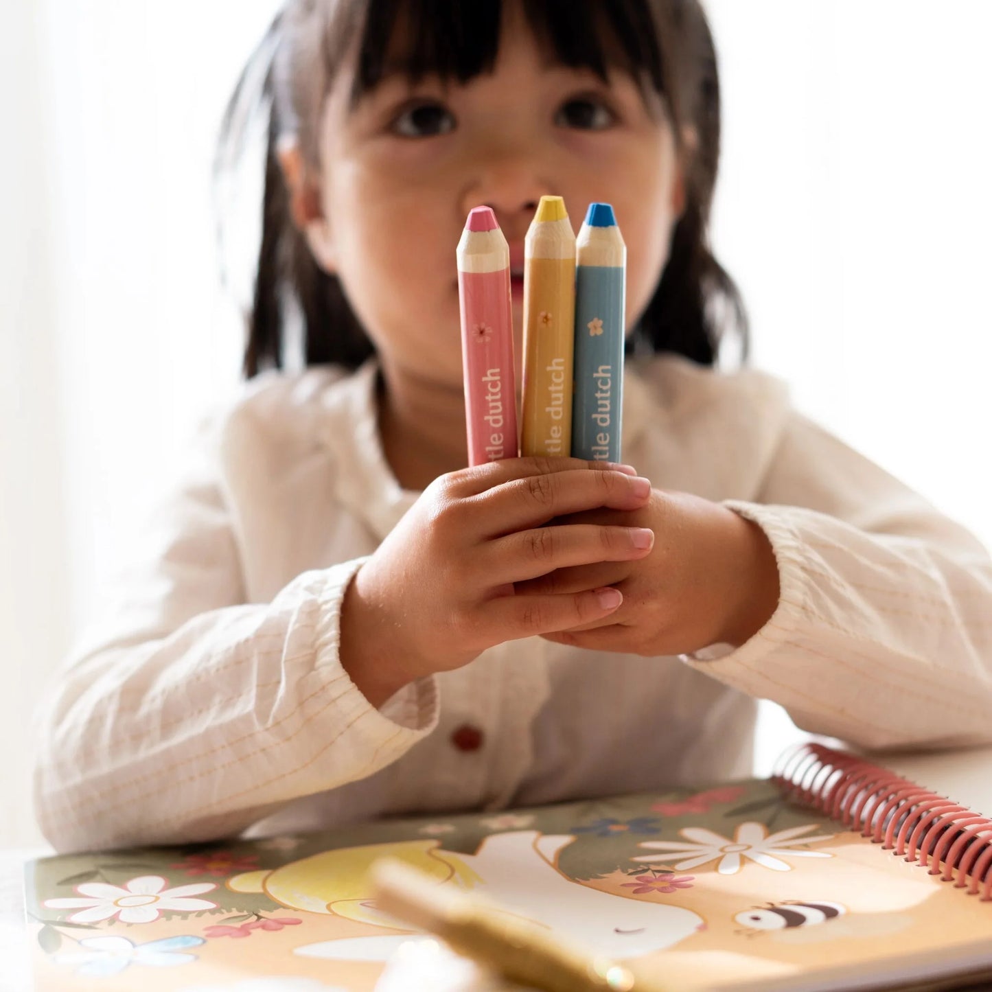 Libro da colorare Magica Rosa