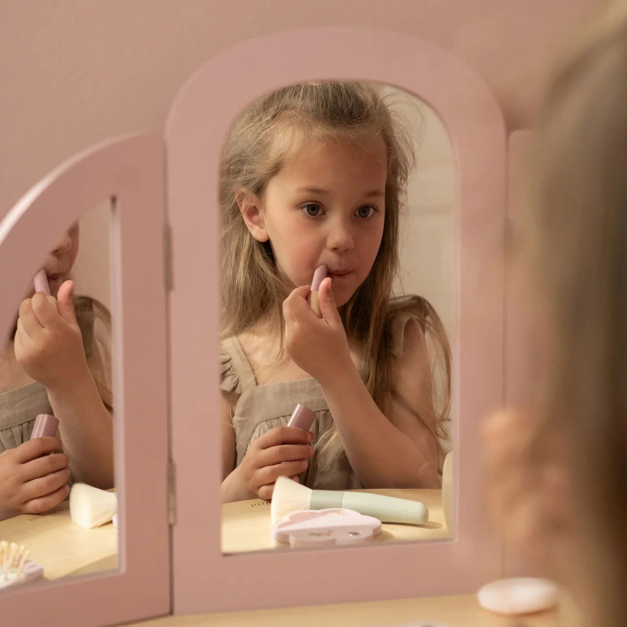 Tavolino beauty rosa in legno