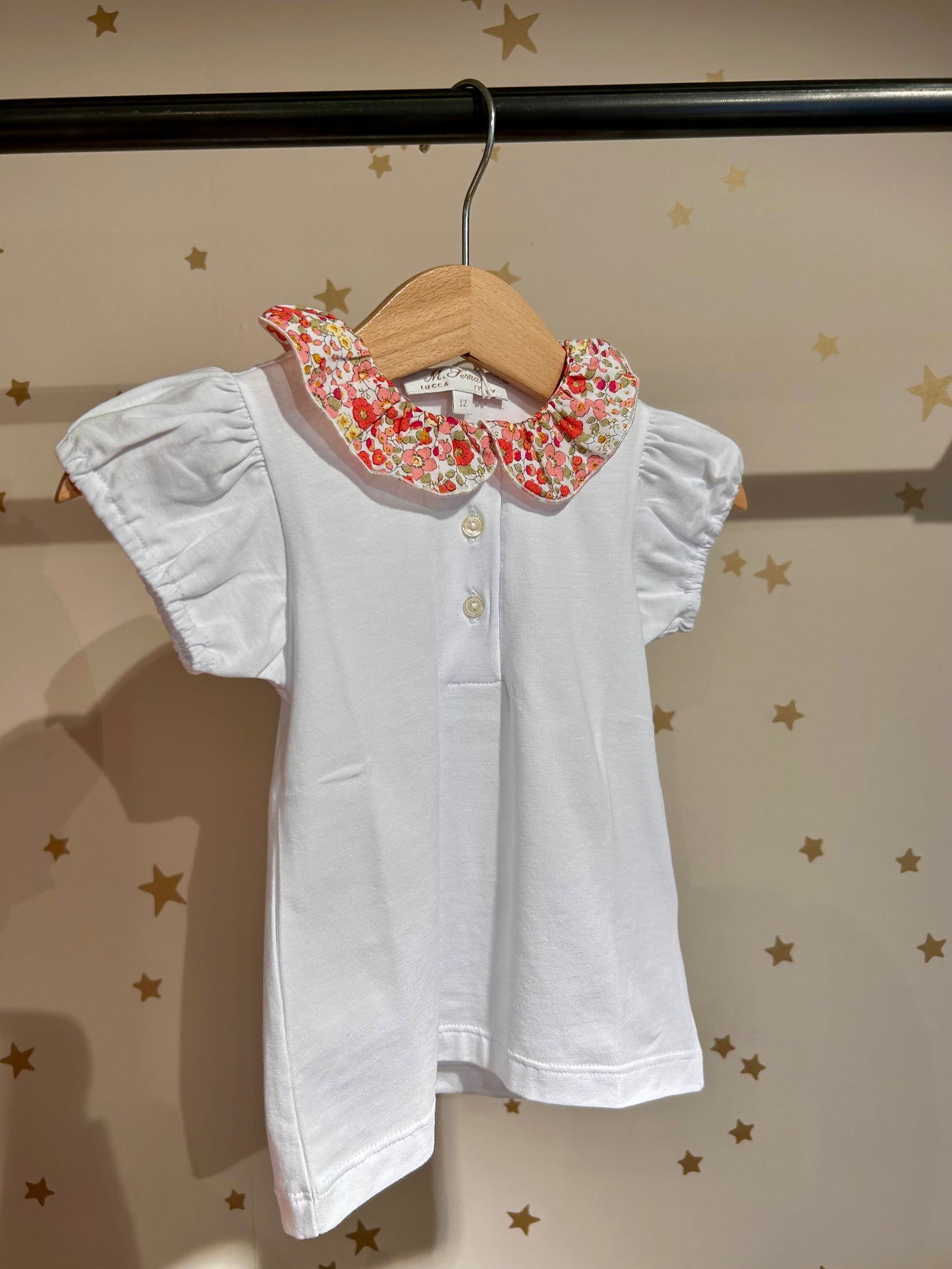 T-shirt colletto a fiori