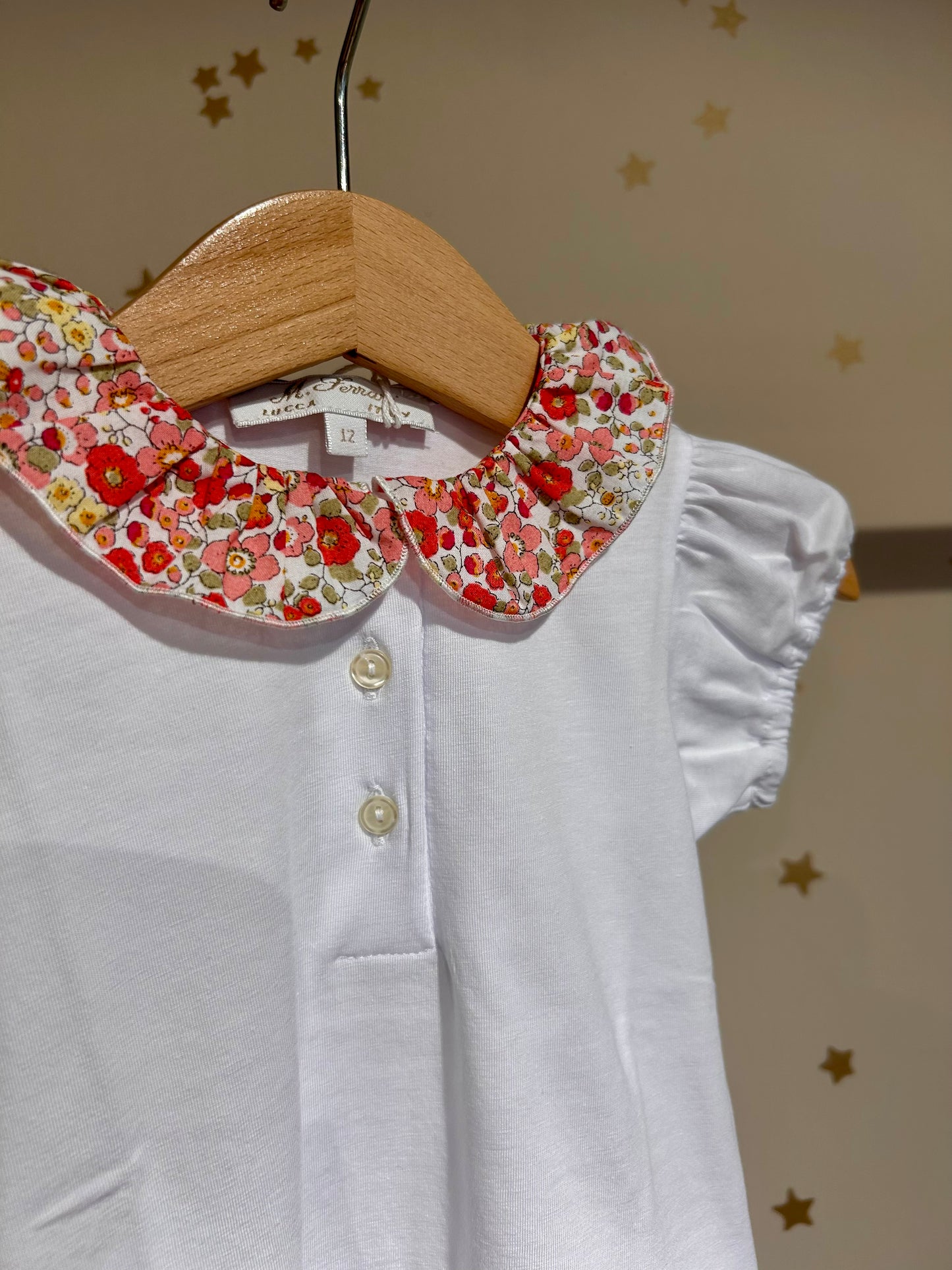 T-shirt colletto a fiori