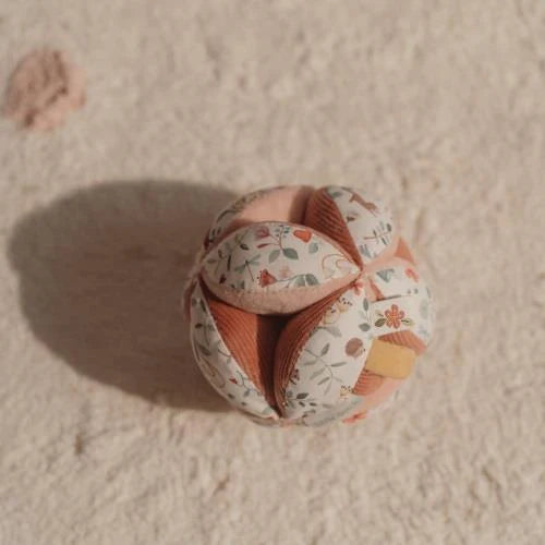 Pallina sensoriale neonato rosa Fairy Garden