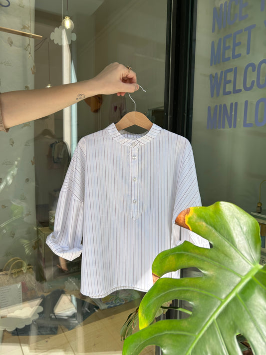 Korean shirt with colored stitching