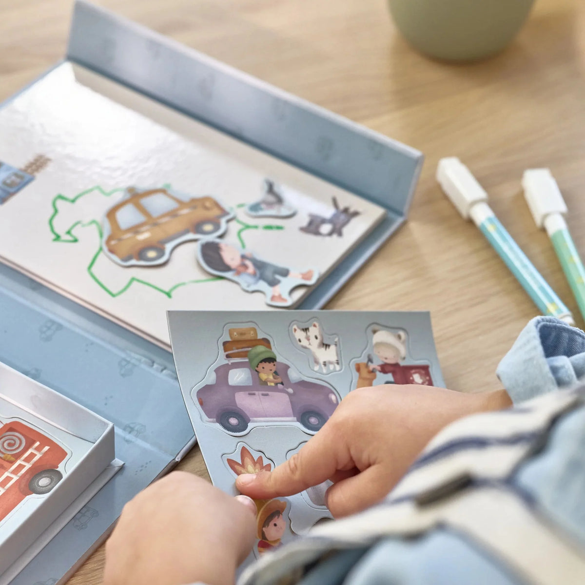 Libro disegno con personaggi magnetici Jim