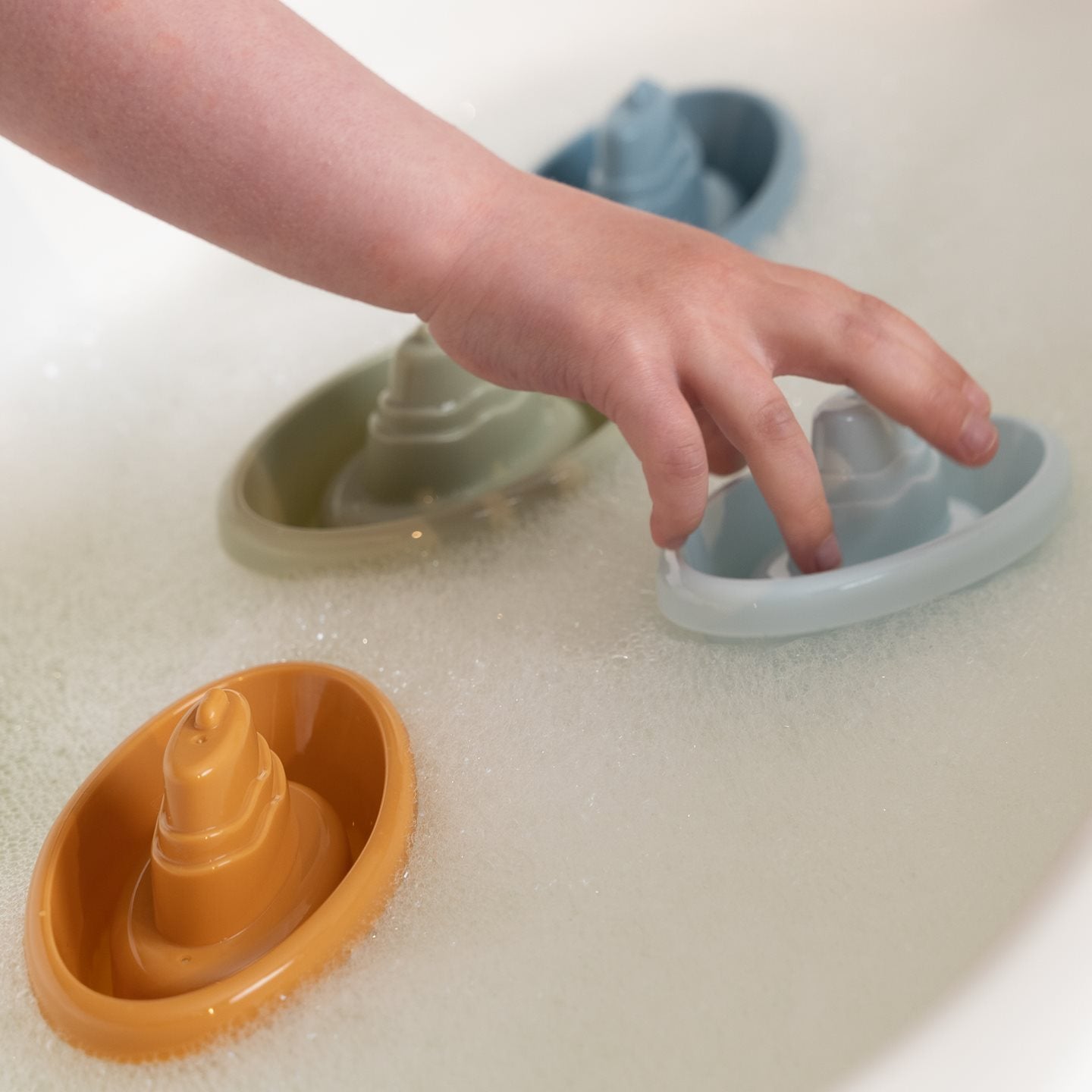 Bateaux de bain bleus