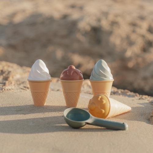 Fresh Greens sand ice cream cone set
