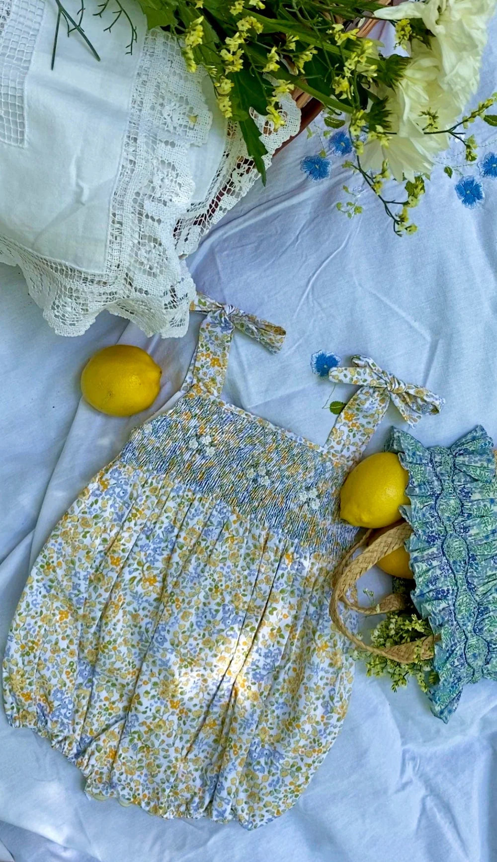 Pagliaccetto Francine smock stampato piccoli fiori gialli/blu