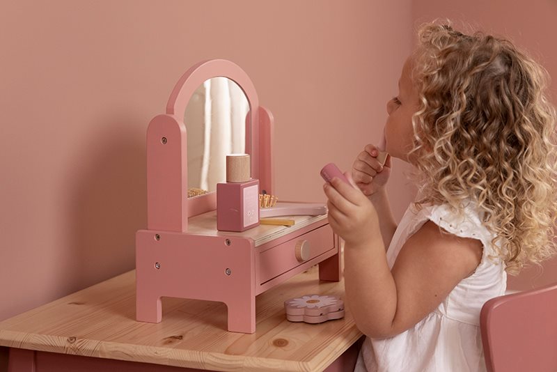 Wooden dressing table